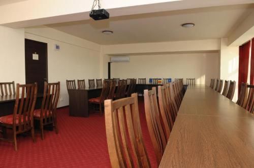 Отель Hotel Yaky Center Питешти-20