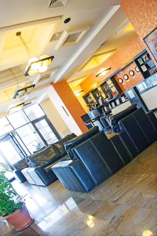 Отель Hotel Yaky Center Питешти-23